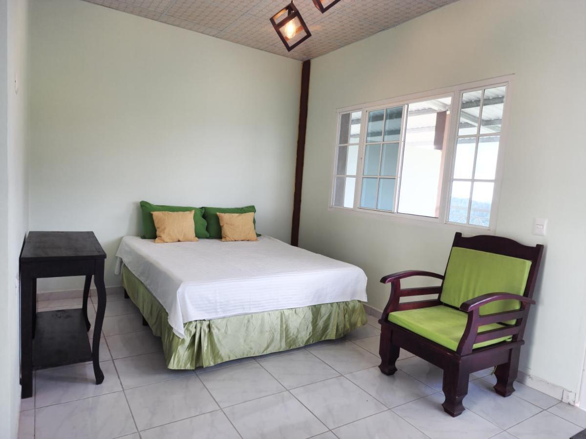 Hotel Y Restaurante Las Margaritas Perquin Room photo