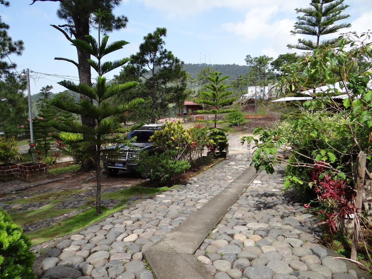 Hotel Y Restaurante Las Margaritas Perquin Exterior photo
